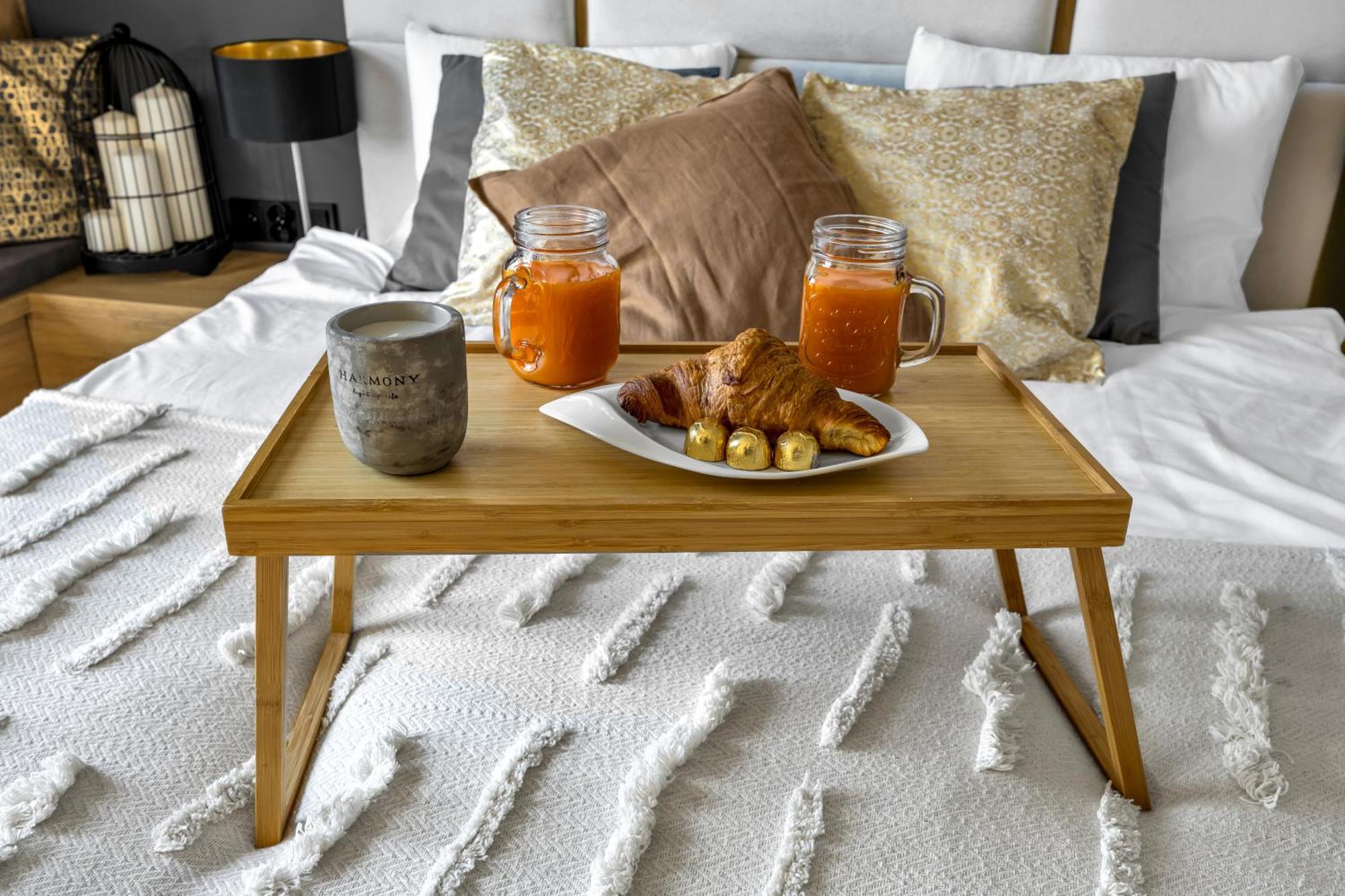 Apartament Wola - Parking, Balcony, Workdesk - By Rentujemy *