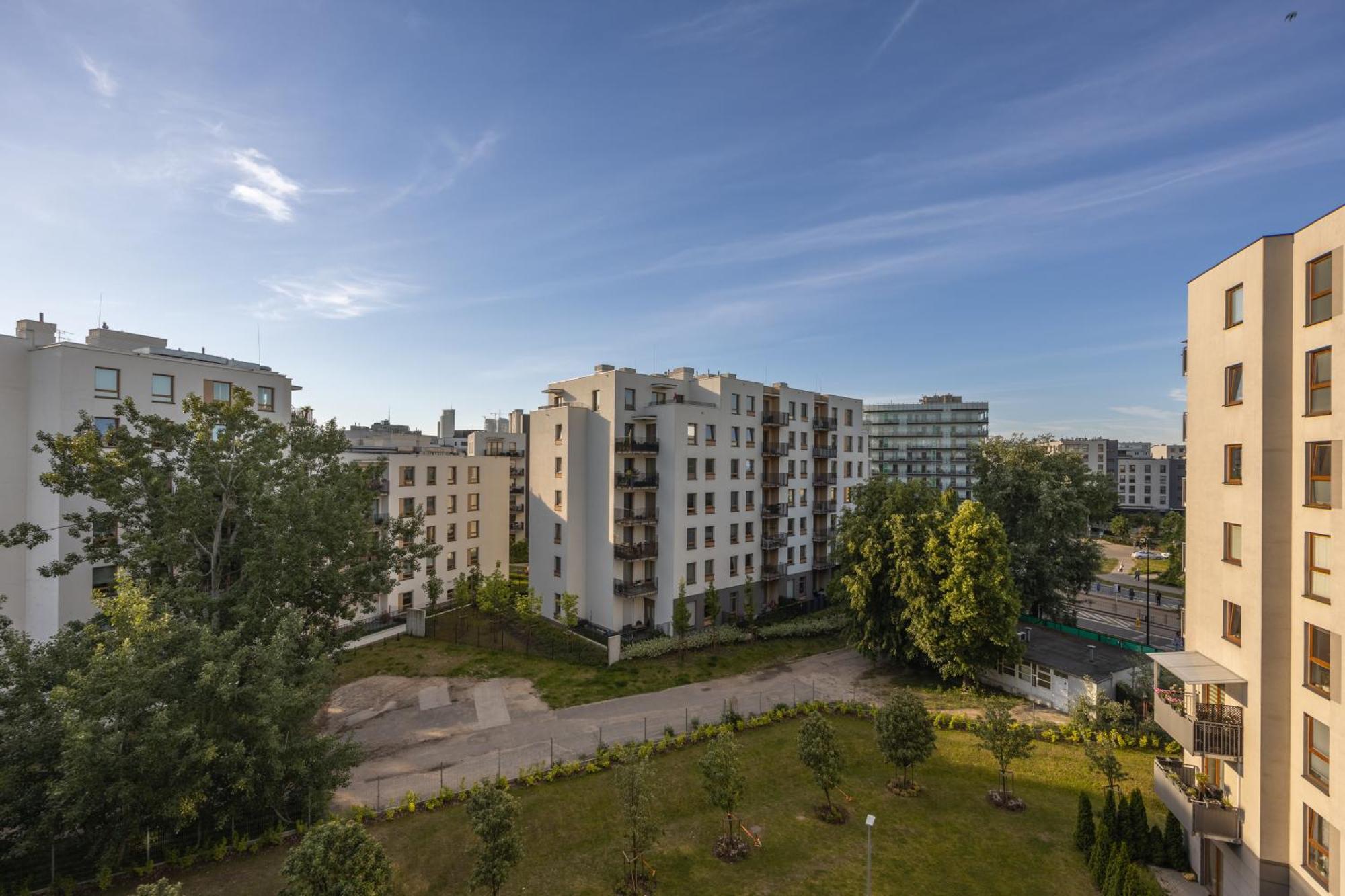 Apartament Wola - Parking, Balcony, Workdesk - By Rentujemy